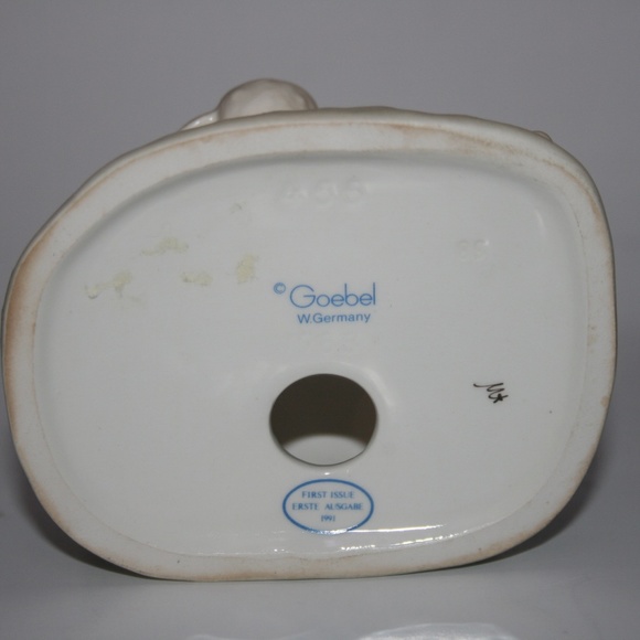 Goebel Hummel The Guardian Figurine - Picture 4 of 5